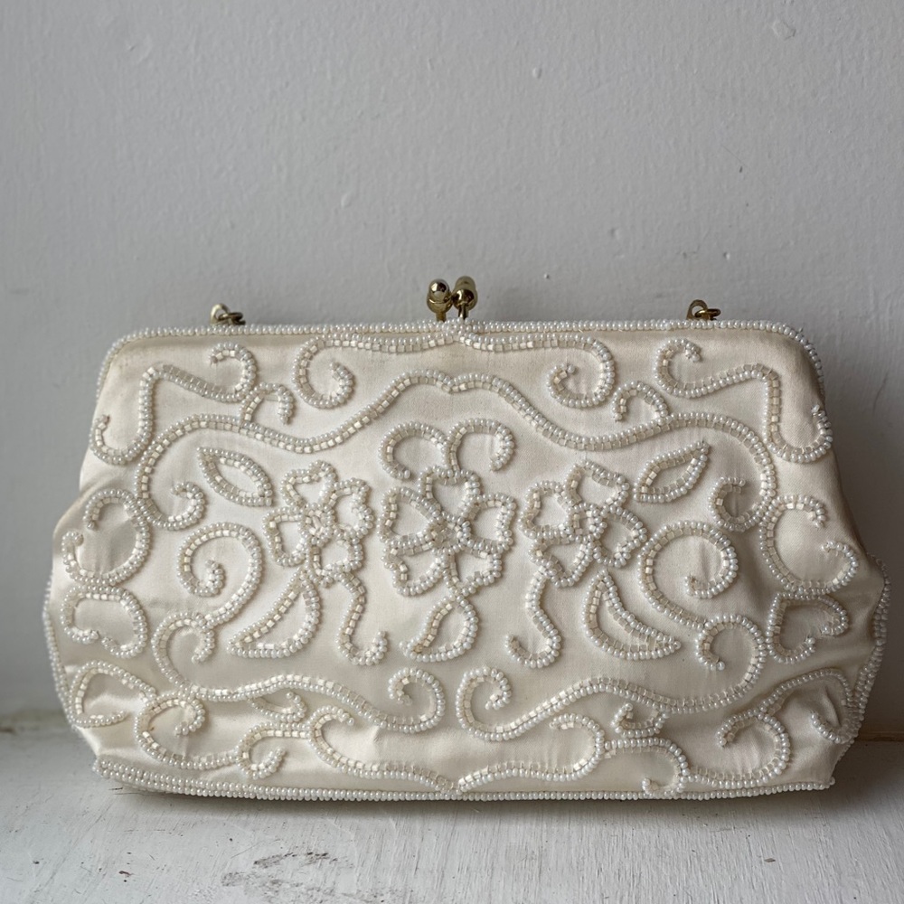 Vintage Richere hand beaded off-white clutch